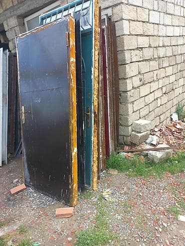 avropa qapıları və qiymətləri: Seyf qapılar biri 130 AZN unvan Xocəsən Güler2 kod 1002 — 1
