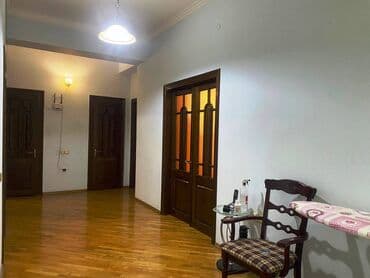 20 ci sahede kiraye heyet evleri: 3 otaqlı, Yeni tikili, m. 28 may, 130 kv. m — 10