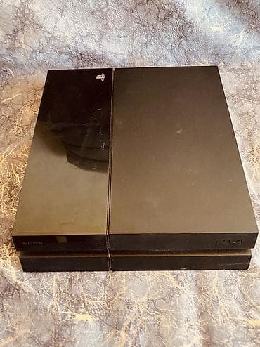 iphone 13 plus: Sony PlayStation 4 (PS4) oyun konsolu dəsti Dəst tərkibi: - PS4 — 3