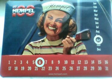 maqnit: Divardan asılan "Hempel" şirkətin metal təqvimi satılır. Təzədir. İlin — 1