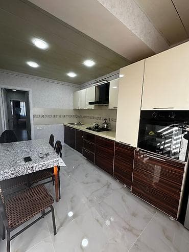 28 may metro: Mənzilin təsviri 3 otaglı. 5 mertebeli Binanın 5 ci mertebesi. 31 — 8