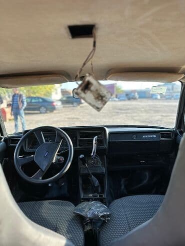 ваза стеклянная прозрачная высокая без узора: VAZ (LADA) 2107: 1.7 l | 1997 il 23568 km Sedan — 8