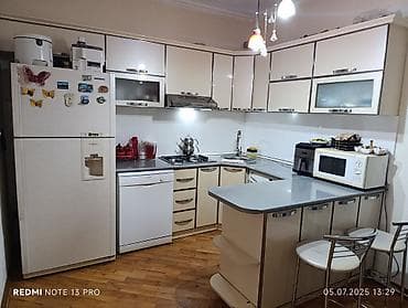 bar oturacaqi: Mətbəx: - Künc tipli, krem rəngli parlaq fasadlı modul mətbəx mebeli - — 4