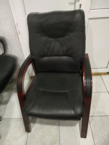 детский компьютерный стул, кресло: Б/у, Без колесиков, Кожа — 1