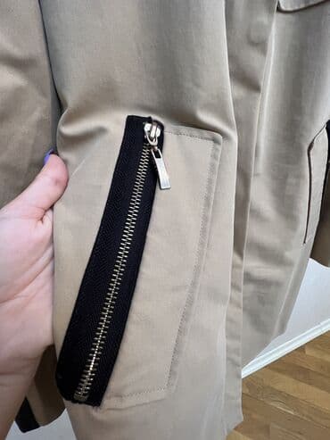 Toy paltarları və aksesuarları: Plaş kurtka. Koton’dan alinib. Razmer 36. Yeni S razmerdir. Çox az — 6