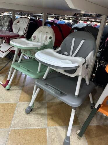 Müxtəlif rənglərdə olan bu uşaq yemək stulları, uşağınızın rahat və