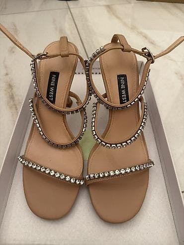 deri salvar: Nine West qadın sandaleti - Rəng: Nude/Bej (etiketdə “NUDE BROWN”) - — 1