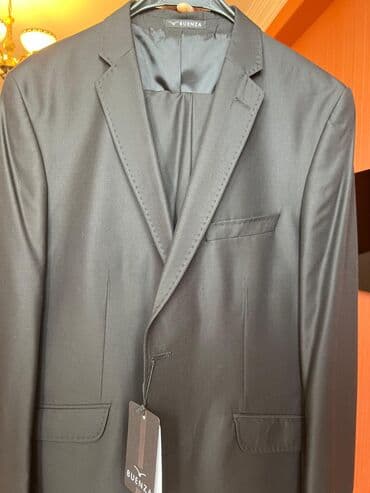 Kostyum satılır. Yenidir. Təmiz Türkiyə istehsalıdır. 70% yundur. Ölçü