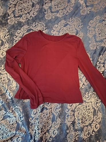 Qadın uzunqol bluz – bordo rəngdə - Modell: Sadə dizaynlı, dairəvi