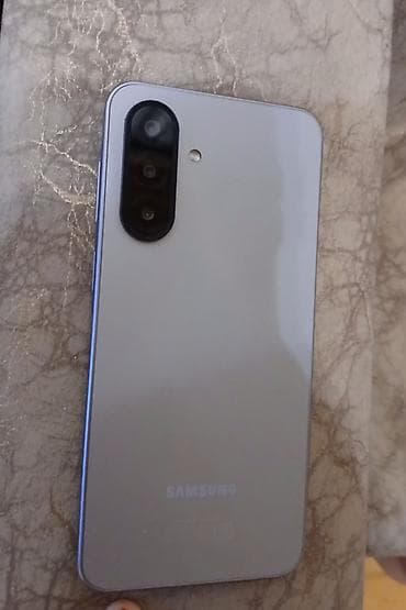 honor planşet qiymetleri: Samsung Galaxy A17, rəng - Gümüşü, Barmaq izi — 1