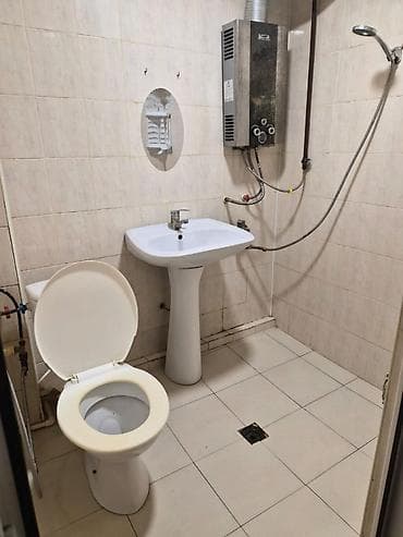 1 otaqli kiraye: Neftçilər Metrosunun düz çıxışında, köhne binada,1 otaqlı mənzil — 8