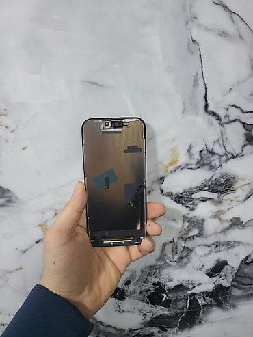 j3 ekranı: Iphone 16 pro ekrani. Servisimizdə ekranı çat olan işləməyində — 2