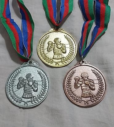 Medal dəsti boks idman növü üzrə - Rənglər: qızıl, gümüş, bürünc -