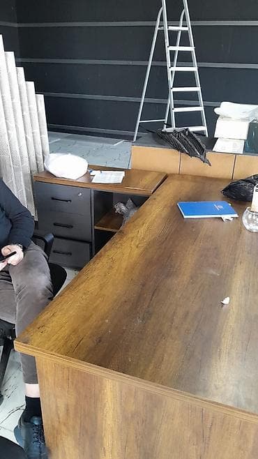 reception stolu satilir: Ofis resepsiyon/stol dəsti tecili satilir oturacaqlari yoxdu — 2