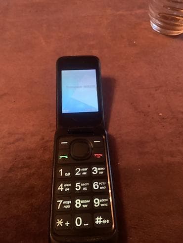 termet pitiminutka 32: Alcatel Crystal, rəng - Qara, Düyməli — 2