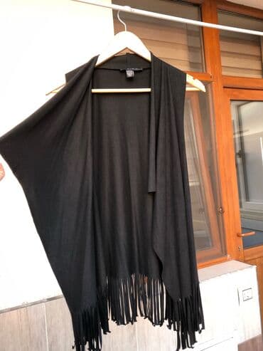 zara xs: 1dəfə geyinilib, heç bir problemi yoxdur. Nabuk (süet) material. Ölçü — 2