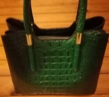 qaşlı çanta: 45azna alınıb az işlənib demək olar ki TƏZƏDİR. Qiyməti 15AZN. REAL — 1