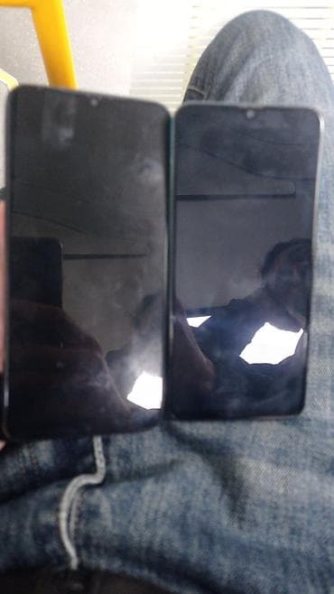 cdma telefonlar satisi: İki ədəd smartfon satılır Xüsusiyyətlər: - Ekran: hər ikisi çərçivəsi — 1