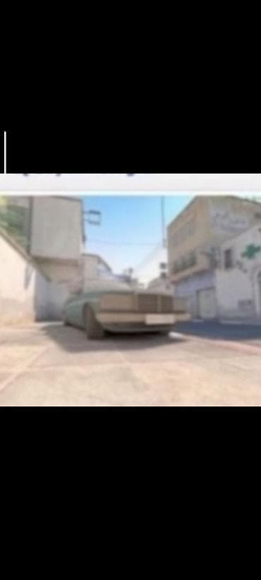 arenda traktorlar: Klassik sedan – mavi rəngli, 4 qapılı, arxaötürücülü. Retro dizayn — 2