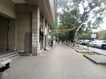 hazır mağaza vitrinleri: Gənclikdə böyük fürsət ! 13 ildir fəaliyyət olan mağazada yer arendaya — 6