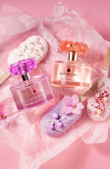 Yumşaq çiçək-toz aroması sizi kafe atmosferinə qərq olmağa, rahat