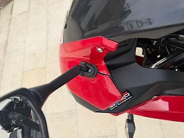 w211 amortizator: Qırmızı sport üslubunda motosiklet - Korpus: tam qaplama (full — 4