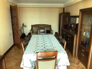 yeni guneslide satilan evler unvan az: Bakı, 3 otaqlı, Köhnə tikili, m. Sahil, 110 kv. m — 5