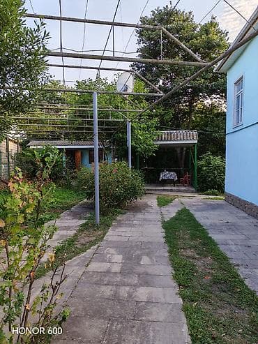 batandart heyet evleri: Nabranin merkezinde 2 mərtəbəli fərdi yaşayış evi. 7.5 sotun içində — 7