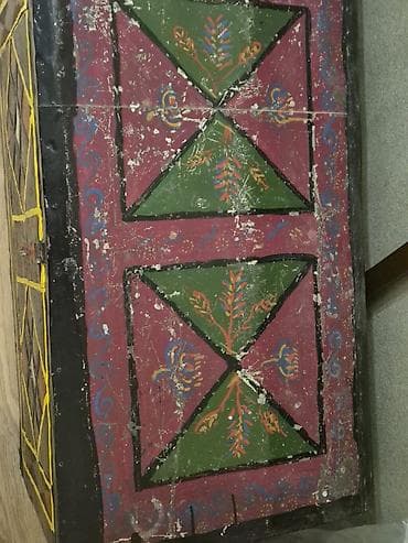 Süni güllər: Əl işi taxta sandıq – dekorativ rəngli naxışlı - Material: bərk — 3