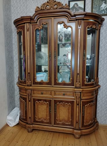 Şüşəli dolab vitrini, İşlənmiş, Ünvandan götürmə