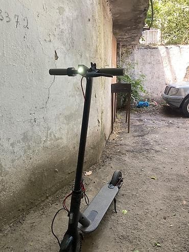 Elektrik skuter - Rəng: Qara, minimalistik dizayn - LED displey — 3