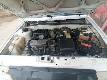 skoda oktavia: Lada Samara sedan, ağ rəng. 4 qapılı kuzov, arxa spoyler, duman — 6