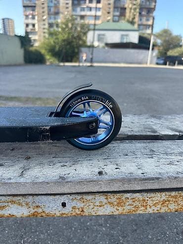bas gitara: Playlife stunt/şou skuter. Almaniya istehsalı. GoSport dükanından — 3