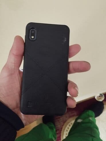 Apple iPhone: Samsung A10e, rəng - Qara, Qırıq — 6