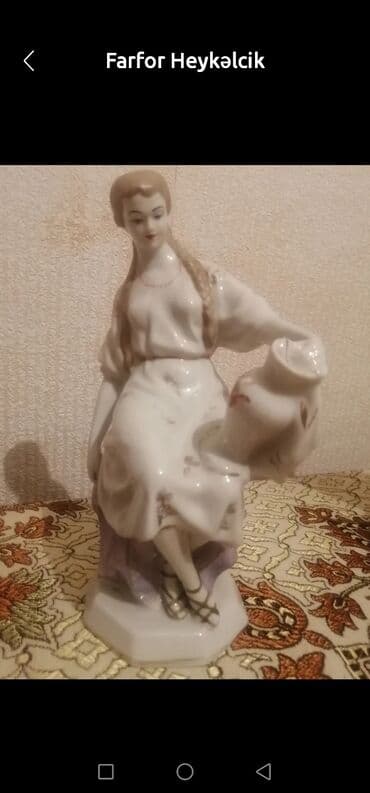 it fiquru: Məhsul: Farfor heykəlciklər dəsti Təsvir: - Klassik üslublu iki ədəd — 1