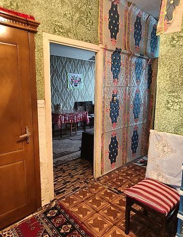 gencede ev: Evlə yaxınlığında avtobus dayanacağı və məktəb var, həyətdə uşaq — 8