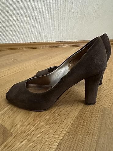 Qadın ayaqqabısı – tünd qəhvəyi süet, açıq burunlu (peep-toe) model lalafo.az -da Qadın ayaqqabısı – tünd qəhvəyi süet, açıq burunlu (peep-toe) model