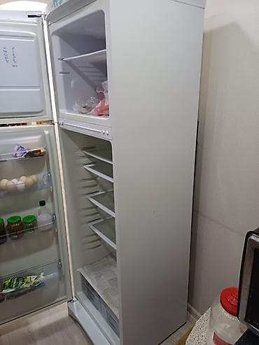 aptek soyuducusu: 2 qapılı Indesit Soyuducu Satılır, rəng - Ağ — 2