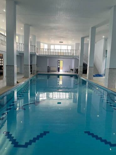 salyanda evlər: 15 otaq, 550 kv. m, Orta təmir — 20