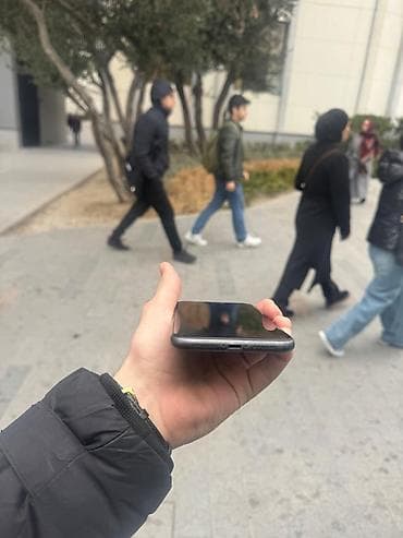 Avtoelektronika: IPhone 11, 64 GB, Qara — 4