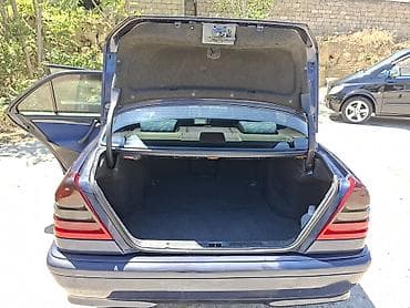 benzin ceni: Mercedes-Benz 220: 2.2 l | 1999 il Sedan — 6