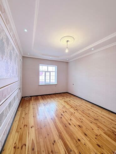 xacmaz ev: Ev xirdalanda yerlesir.Iase obeyektlerine yola yaxindi.1 mərtəbəli — 5