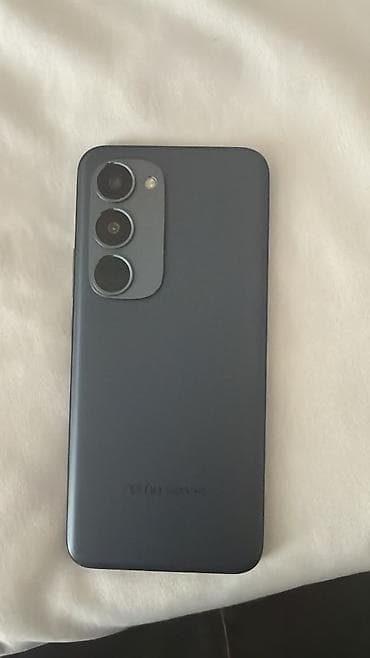 silver et ceken: Məhsul: Smartfon - Şık, mat tünd boz arxa panel və sol üst hissədə — 1