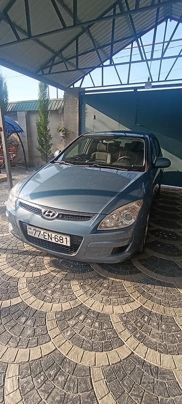 4 teker: Hyundai i30: 1.4 l | 2007 il Hetçbek — 4