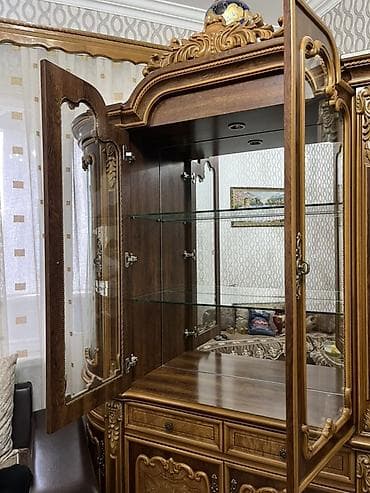 Manekenlər: Şüşəli dolab vitrini, İşlənmiş, Ünvandan götürmə — 4