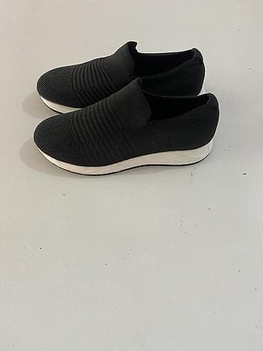 krosofka: Qara slip-on idman ayaqqabıları - Üst hissə: nəfəsalan toxunma parça — 1