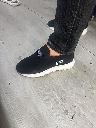 Kişi idman ayaqqabısı – slip-on model - Rəng: Qara üst, ağ altlıq — 1