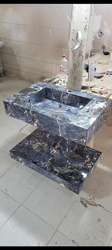 moyka tulpan: Mərmərdən hazırlanmış hamam çanaqları və stolüstü konsollar - — 1