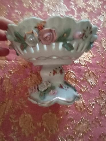 balıq adları: - Porcelan dekorativ qab: Aşkarlı kənarlı, ayaqlı kompot/süfrə qabı — 1