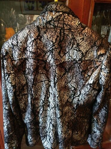 Куртка для женщины лёгкая размер 44 новый lalafo.az -da Куртка для женщины лёгкая размер 44 новый